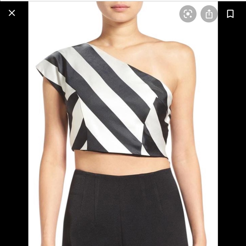 KENDALL & KYLIE ONE-SHOULDER CROP TOP